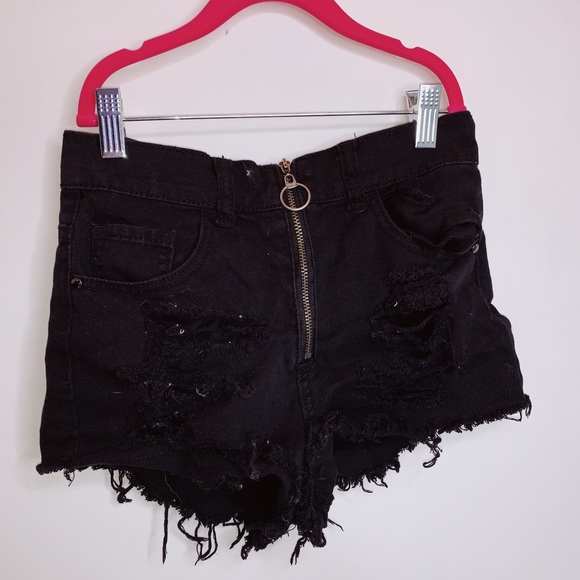 Black zip up ripped shorts - Picture 1 of 2